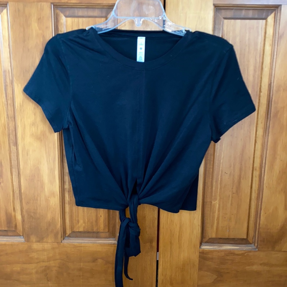 BLACK CROP TOP